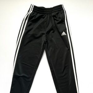 Boy M (10/12) Adidas running pants